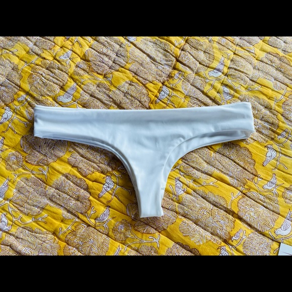 🐚KAOHS WHITE SALTY BIKINI BOTTOMS 🐚 - Picture 2 of 16